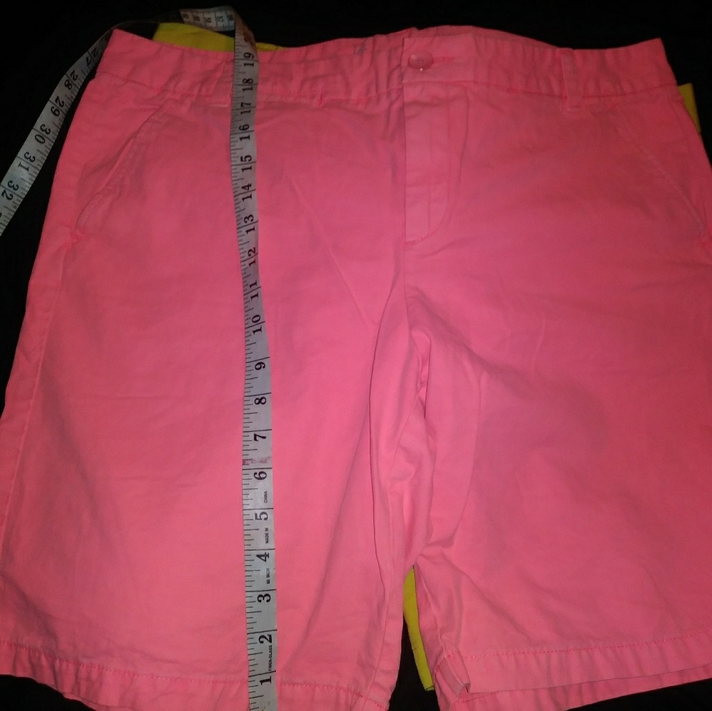 Shorts - Picture 3 of 5